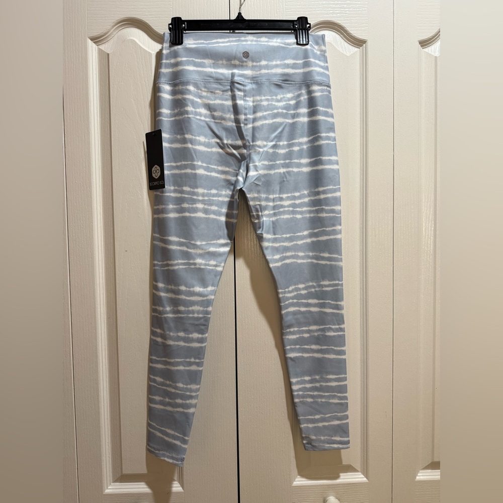 Target Blue and White Tie-Dye Leggings Size L BRAND NEW